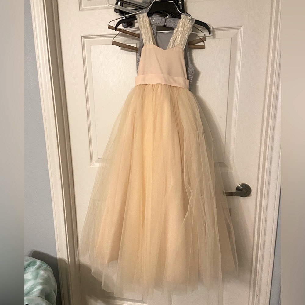 Beautiful girls dress!